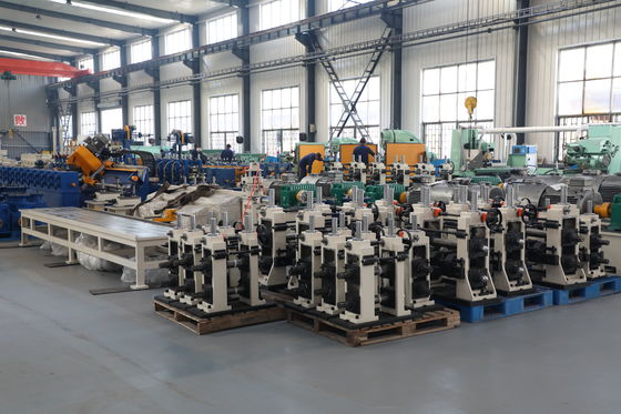 つや出しの鋼鉄ボール ミル機械、構造のための機械を形作るロール